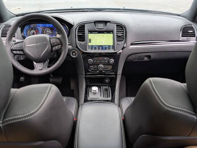 2023 Chrysler 300 S V8