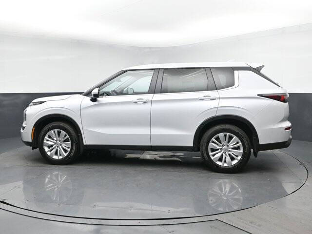 2026 Mitsubishi Outlander ES