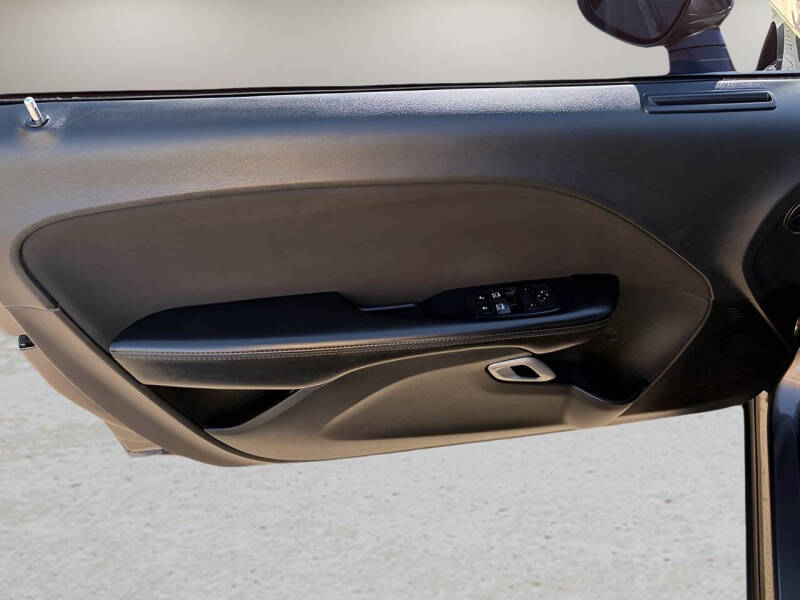 2016 Dodge Challenger SXT