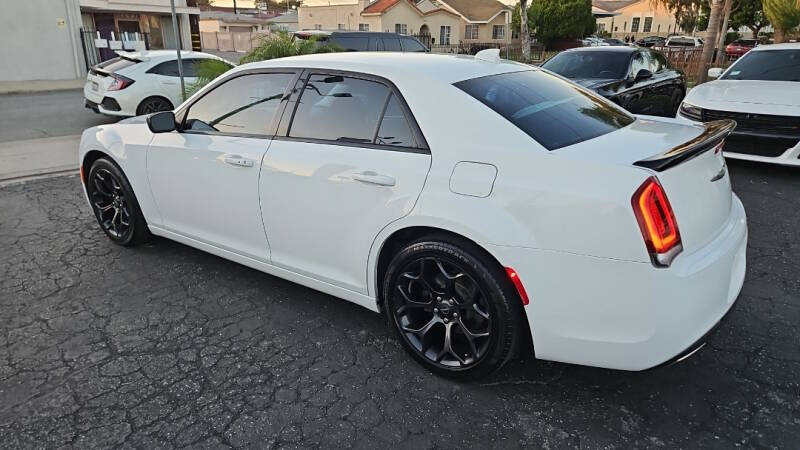 2019 Chrysler 300 Touring