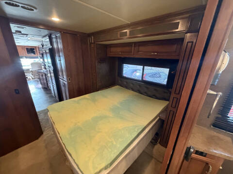 2014 Fleetwood RV Bounder