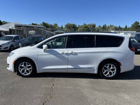 2020 Chrysler Pacifica Touring L
