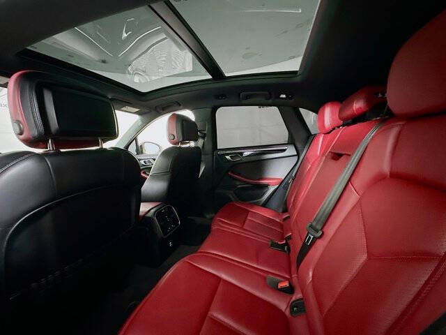 2023 Porsche Macan T