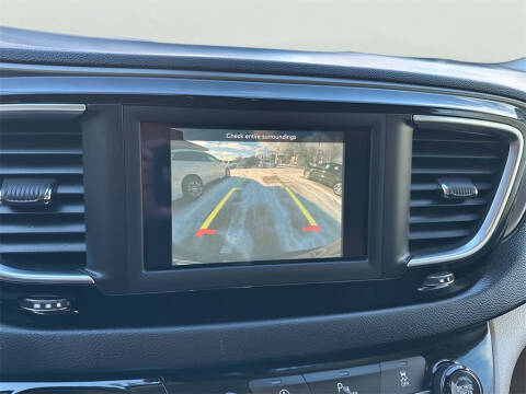 2020 Chrysler Pacifica Touring L