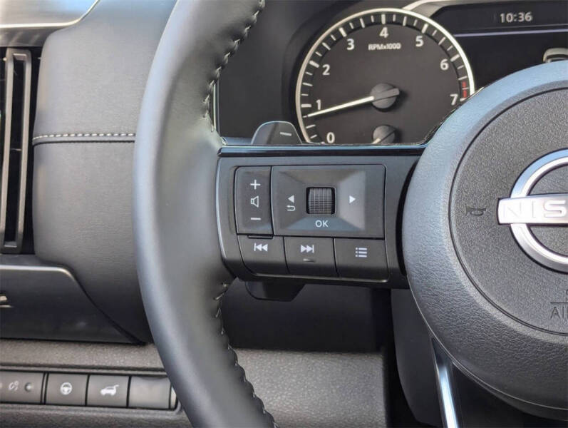 2025 Nissan Pathfinder SL