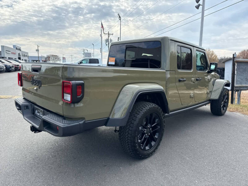 2025 Jeep Gladiator NightHawk