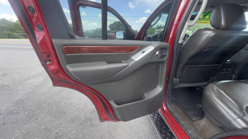 2012 Nissan Pathfinder LE