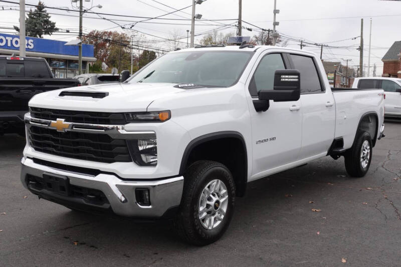 2024 Chevrolet Silverado 2500HD LT's photo