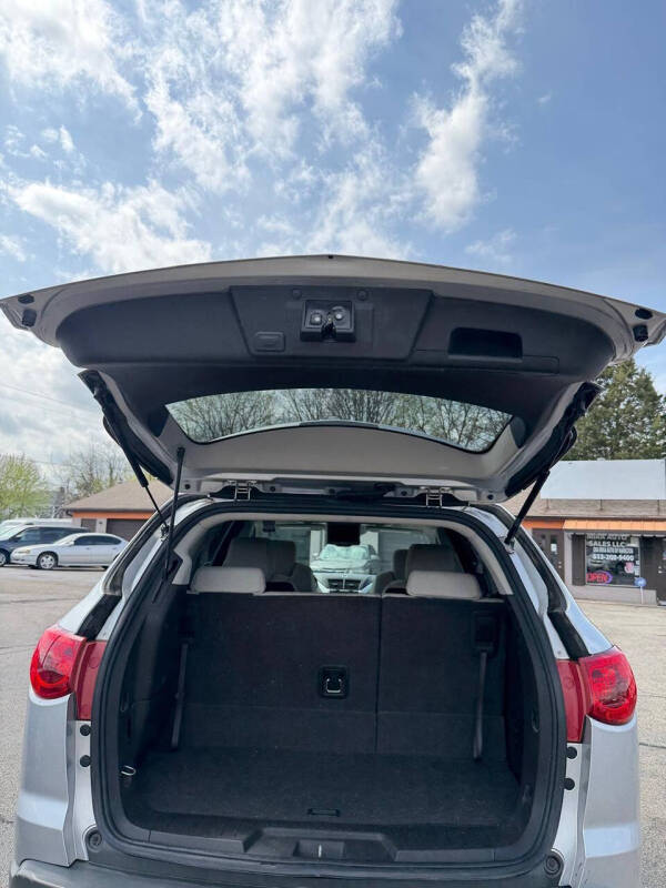 2011 Chevrolet Traverse LTZ