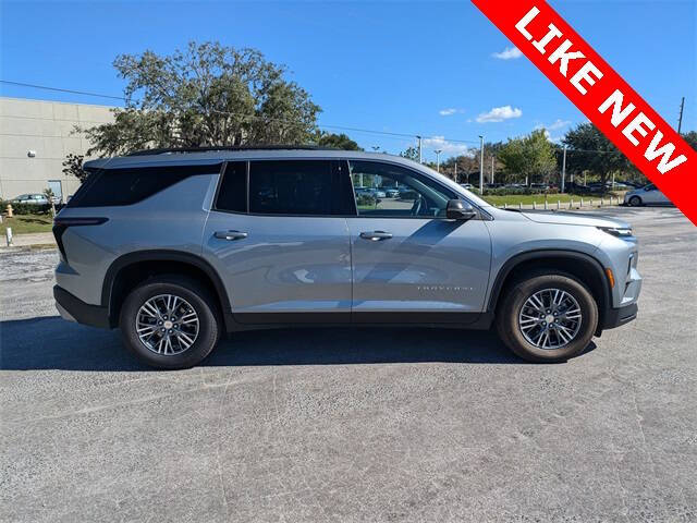 2024 Chevrolet Traverse LT