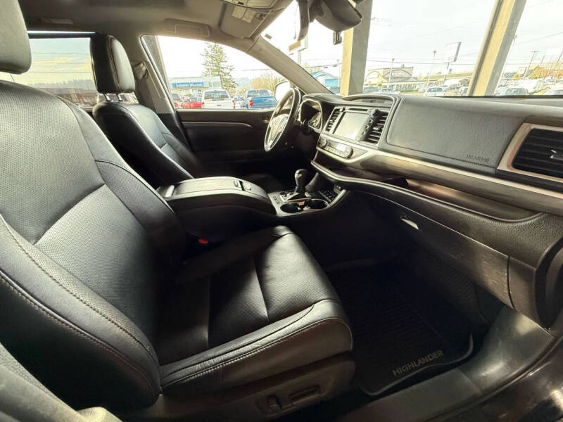 2017 Toyota Highlander Limited Platinum