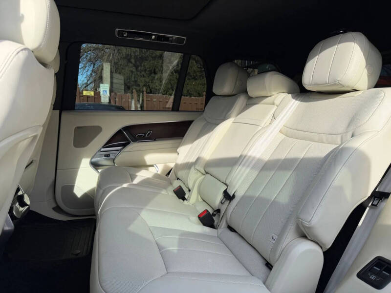 2023 Land Rover Range Rover P530 SE LWB