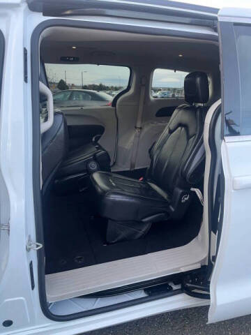 2022 Chrysler Pacifica Touring L