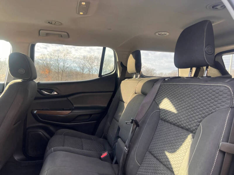 2017 GMC Acadia SLE-1