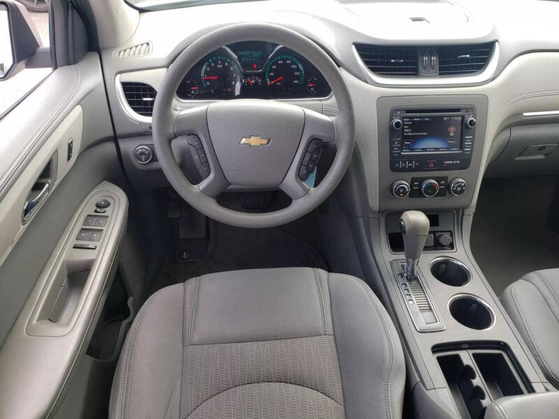 2015 Chevrolet Traverse LS photo 14