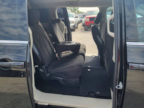 2017 Chrysler Pacifica Touring