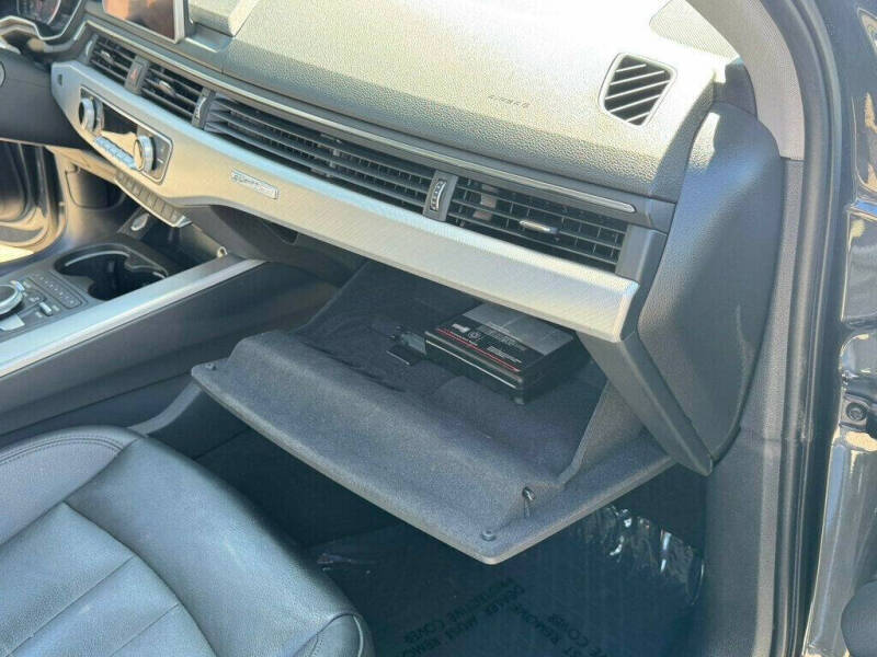 2017 Audi A4 2.0T quattro Premium