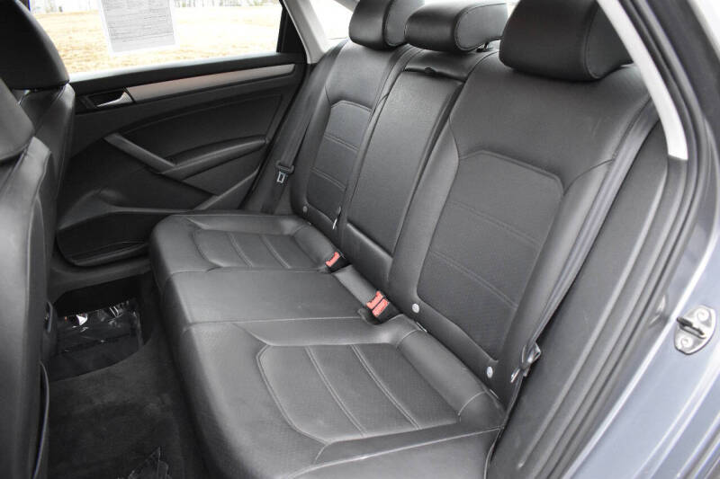 2014 Volkswagen Passat 1.8T SE