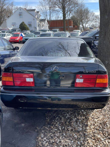 2000 Lexus LS 400