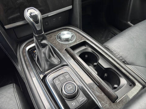 2022 Infiniti QX80 Luxe