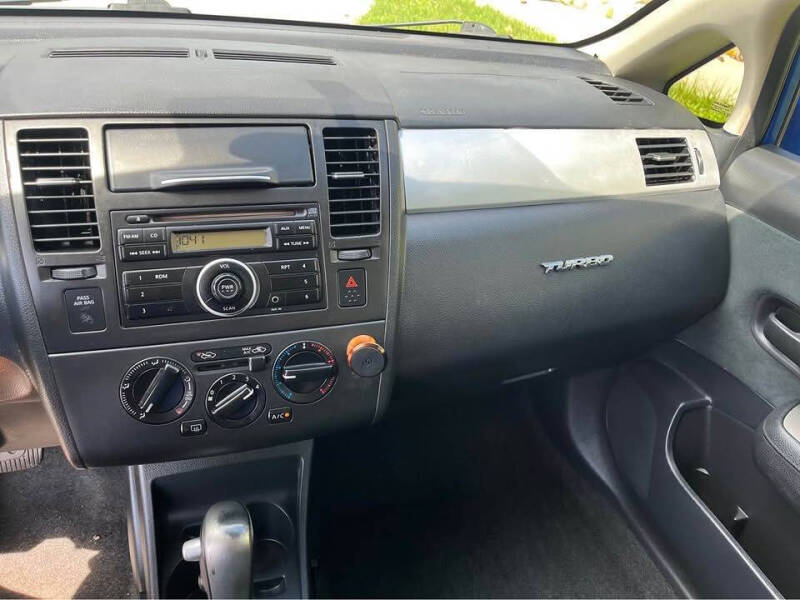 2011 Nissan Versa 1.8 S