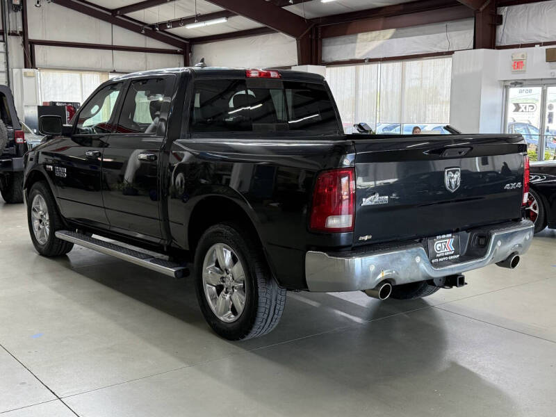 2016 RAM 1500 SLT