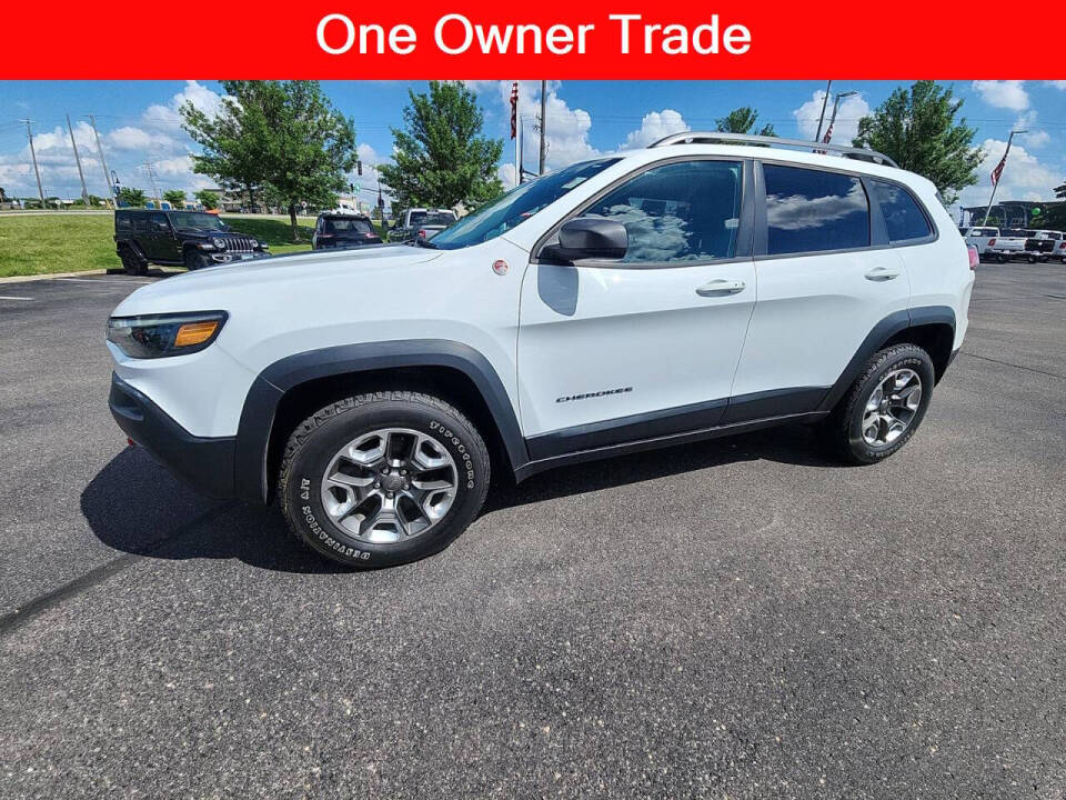 2019 Jeep Cherokee for sale at Victoria Auto Sales in Victoria, MN