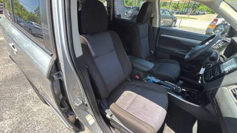2018 Mitsubishi Outlander ES