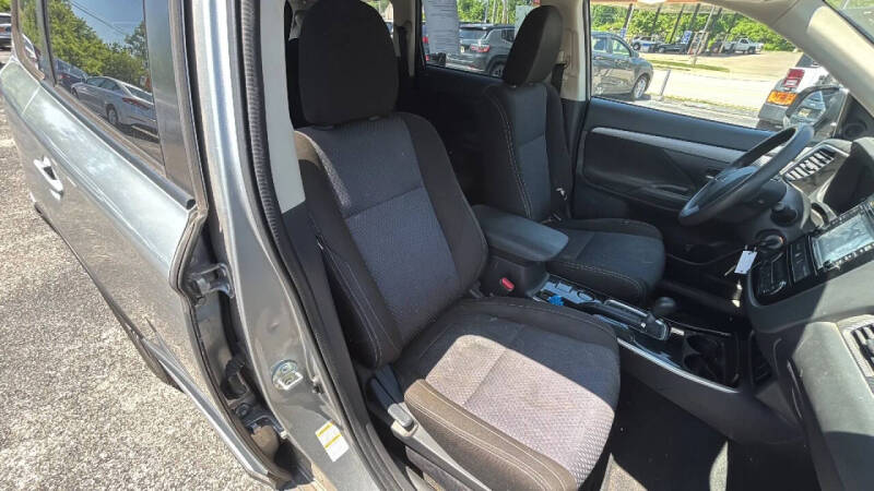 2018 Mitsubishi Outlander ES