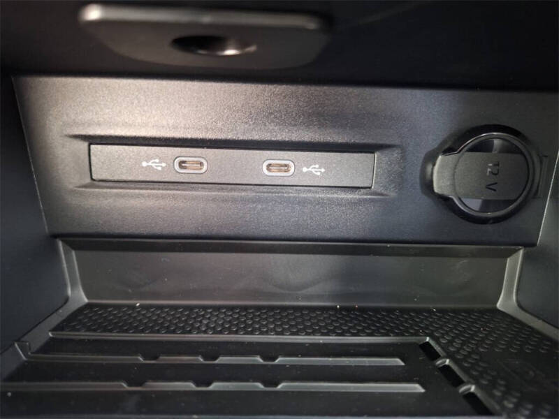 2026 Volkswagen Taos SE Black