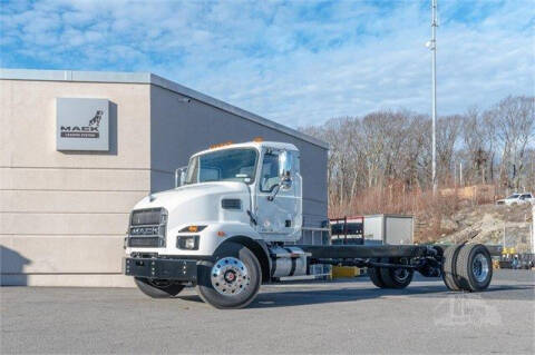 2021 Mack MD6