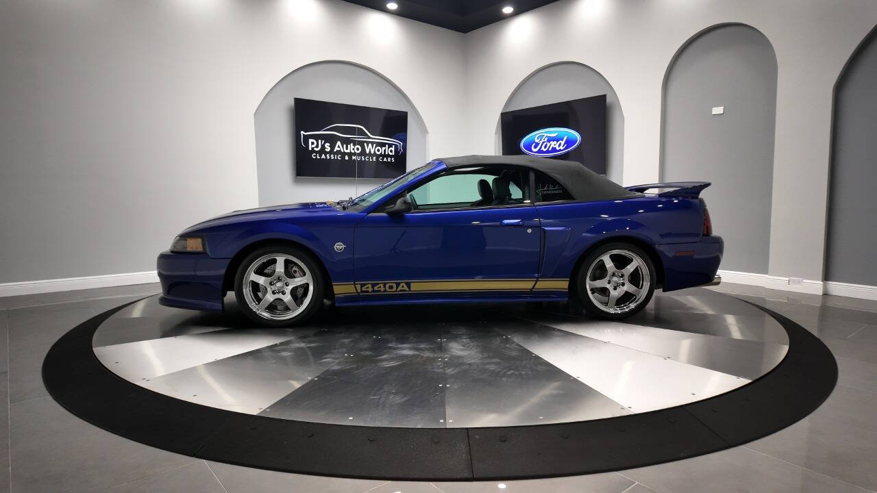 2004 Ford Mustang 29