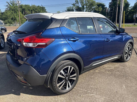 2020 Nissan Kicks SR