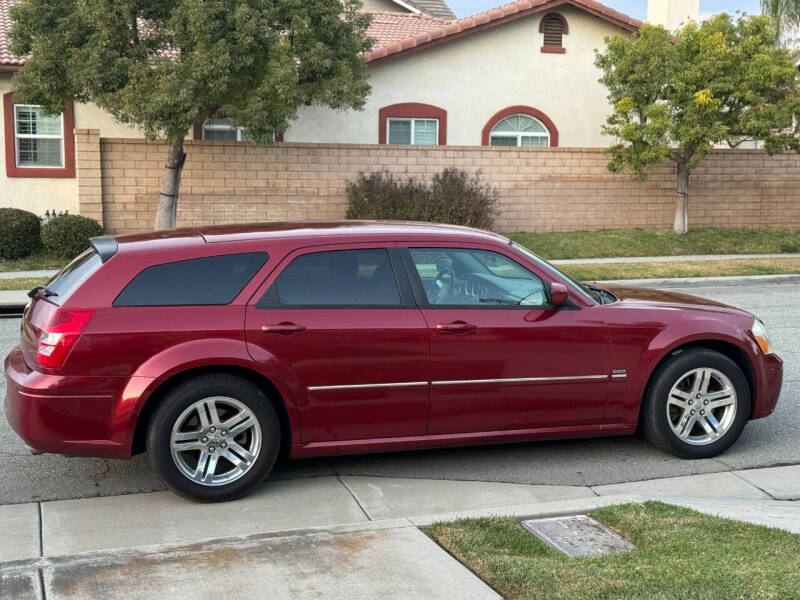 2005 Dodge Magnum R/T photo 9