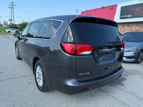2017 Chrysler Pacifica Touring