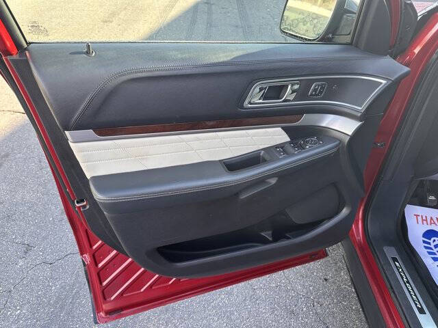 2017 Ford Explorer Platinum