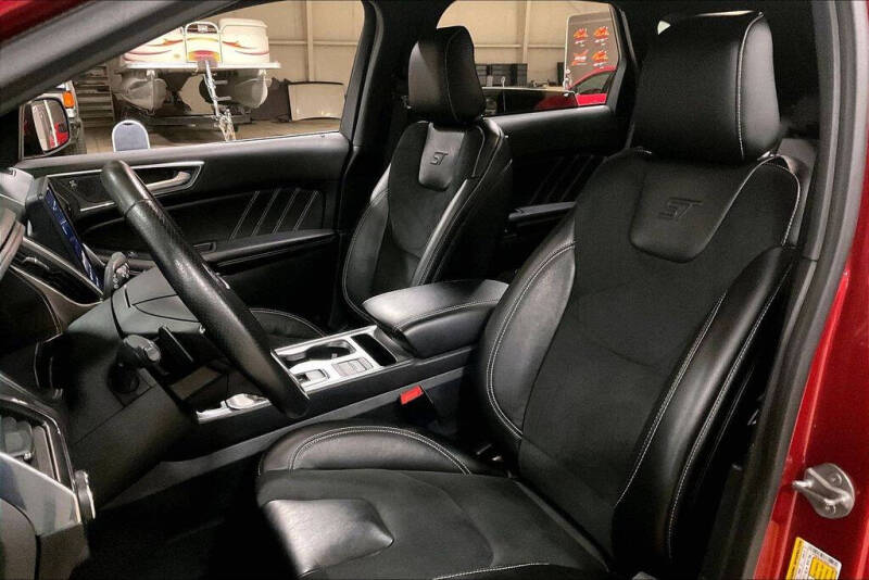 2022 Ford Edge ST