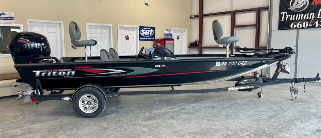 2018 Triton 18 TX for sale at Truman Lake Marine in Warsaw, MO