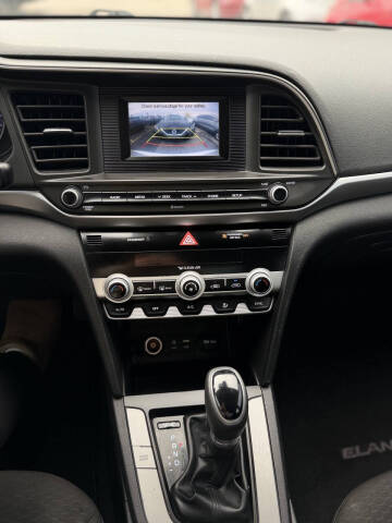 2020 Hyundai Elantra SE