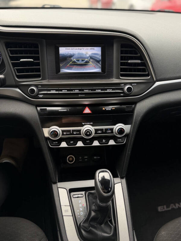 2020 Hyundai Elantra SE