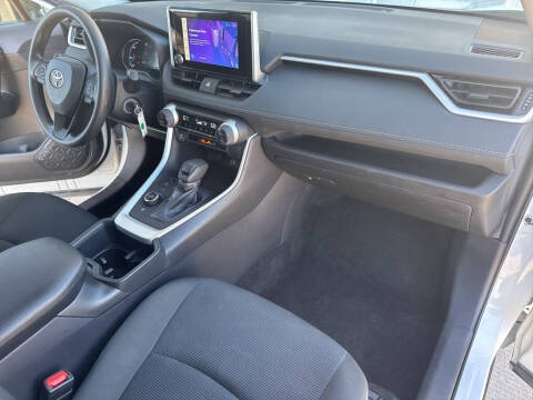 2024 Toyota RAV4 Hybrid LE