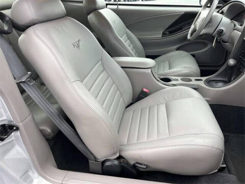 2002 Ford Mustang GT Deluxe