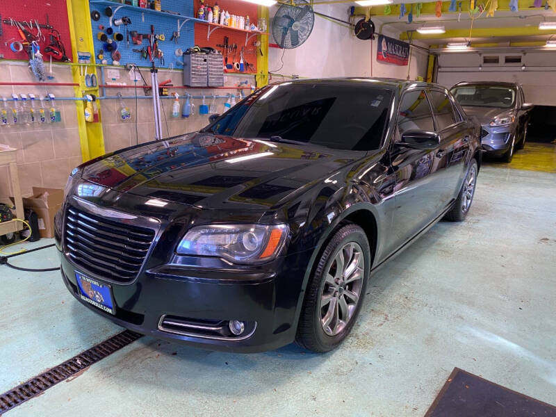 2014 Chrysler 300 S photo 2