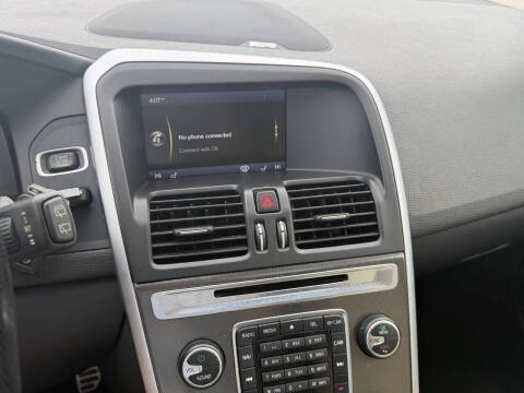 2012 Volvo XC60 T6 R-Design