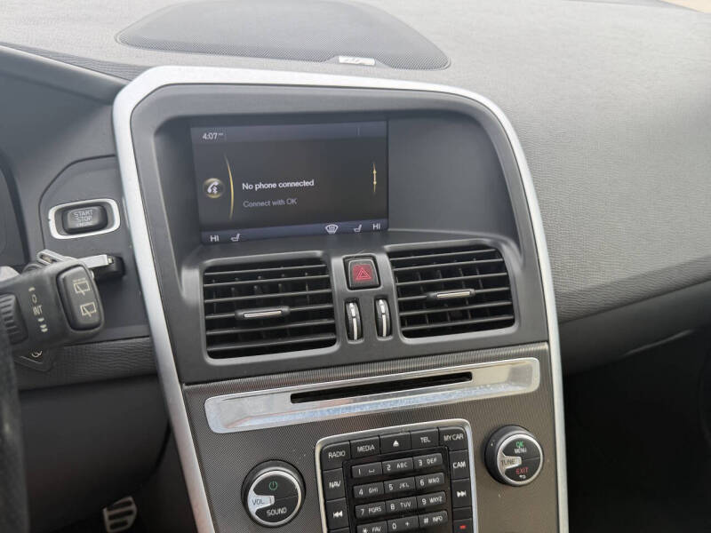 2012 Volvo XC60 T6 R-Design