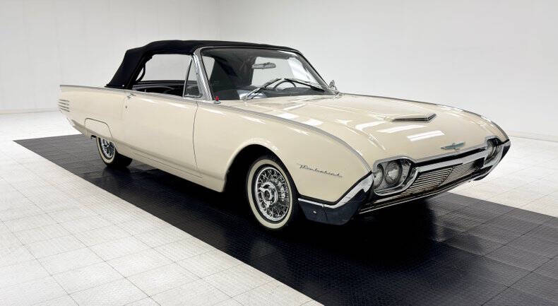 1961 Ford Thunderbird