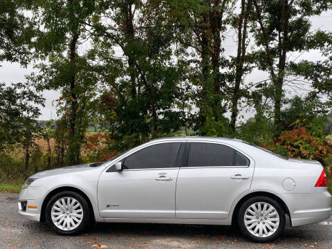 2010 Ford Fusion Hybrid for sale at RAYBURN MOTORS in Murray KY