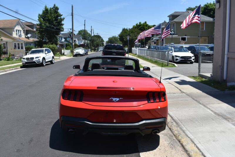 2024 Ford Mustang EcoBoost