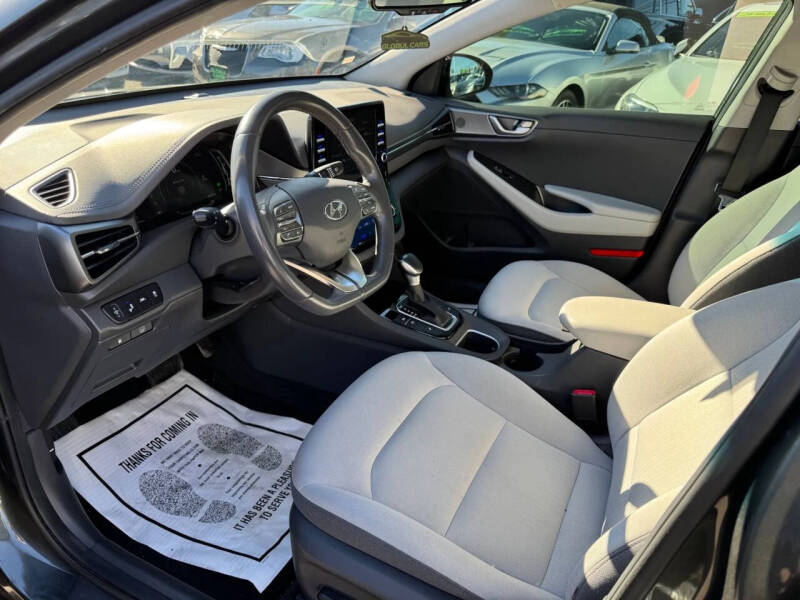 2022 Hyundai Ioniq Hybrid SE