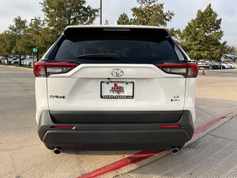 2025 Toyota RAV4 Hybrid LE